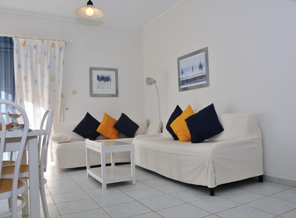 Villa Fleria Seaside Studios & Apts Gerani  Værelse billede